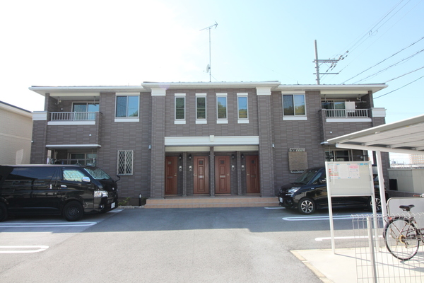 建物外観　全室角部屋