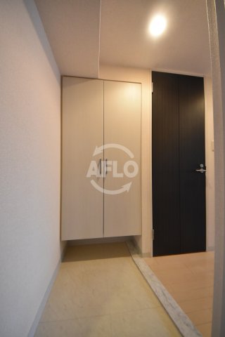 玄関　ロイヤルレジデンス北梅田　玄関