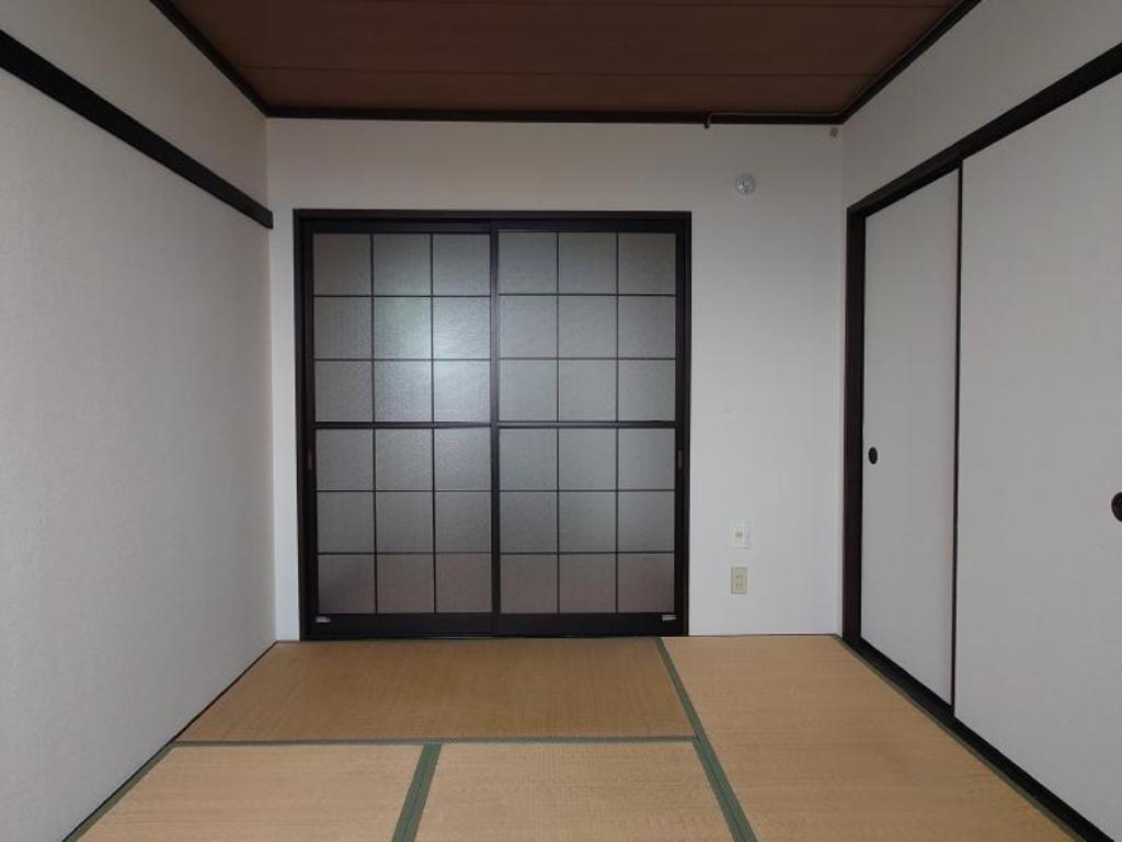 三つ石ハイツの居間写真