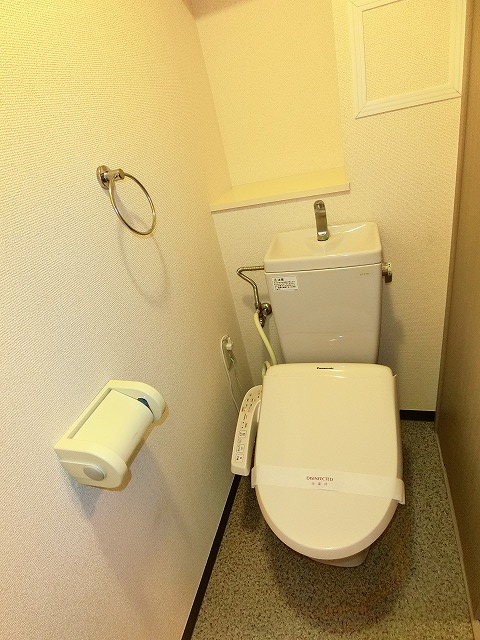トイレ　トイレは温水洗浄便座付き♪人気のバストイレ別です♪トイレが独
