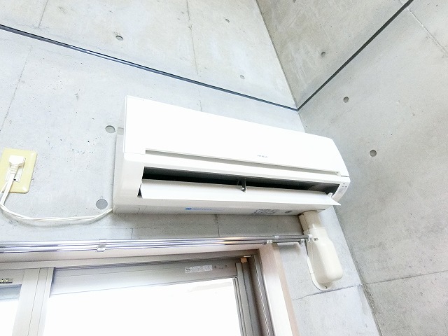 その他設備　リビングダイニングキッチンには暑い夏や寒い冬に大活躍のエアコ