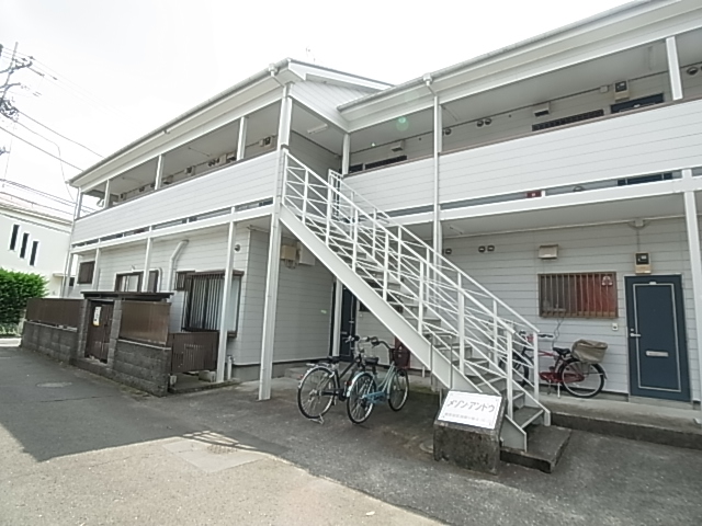 建物外観　木造2階建