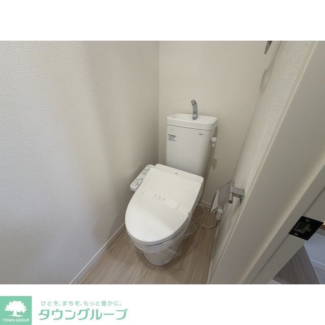 小田急小田原線 本厚木駅 徒歩14分 3階建 築2年のトイレ写真
