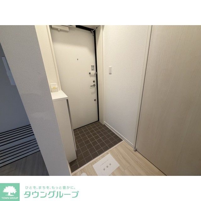 小田急小田原線 本厚木駅 徒歩14分 3階建 築2年の玄関写真