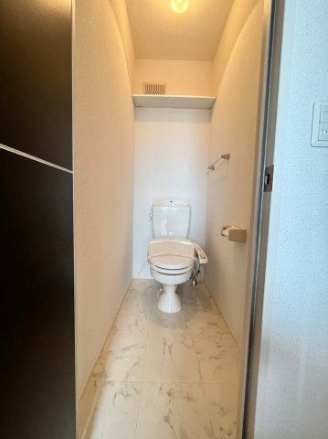 トイレ　別号室の画像です。ご参考下さい