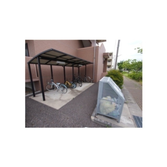 駐車場　駐輪場