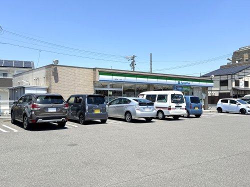 コンビニ　ファミリーマート 一宮花池一丁目店（コンビニ）まで822m