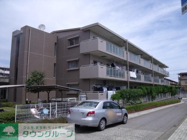 建物外観　外壁タイル張りのマンション
