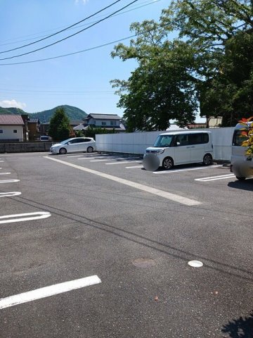 駐車場　駐車場があります