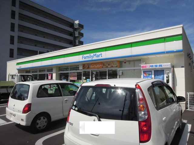 コンビニ　ファミリーマート岡山新屋敷店（コンビニ）まで312m