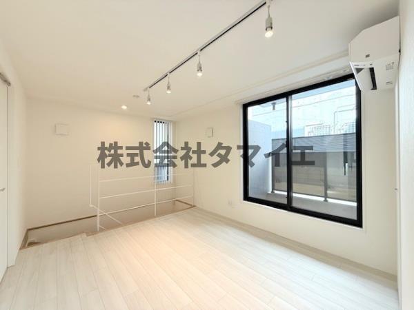 居室・リビング　ゆったり過ごせる居間です