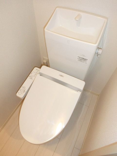 トイレ　ウォシュレット付きで快適ですね