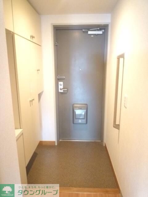 玄関　※別部屋参考写真