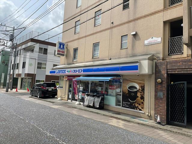 コンビニ　ローソン×スリーエフ（コンビニ）まで162m
