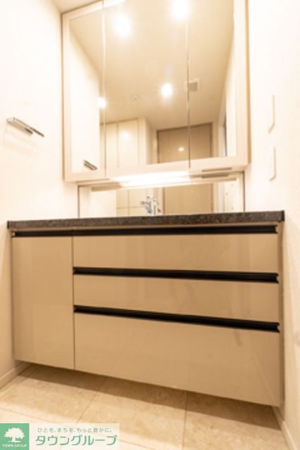 洗面設備　※写真は同タイプ住戸です。