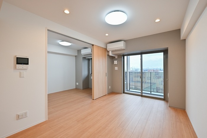 居室・リビング　9.3帖のフローリングのお部屋です☆