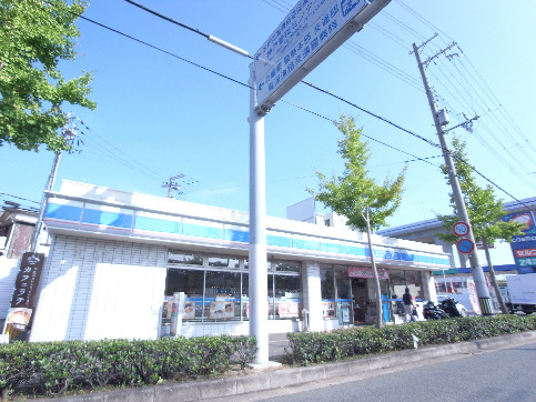 コンビニ　ローソン 垂水あじさい公園前店（コンビニ）まで881m