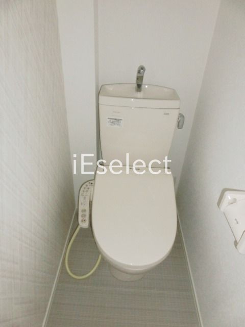 トイレ　温水洗浄便座