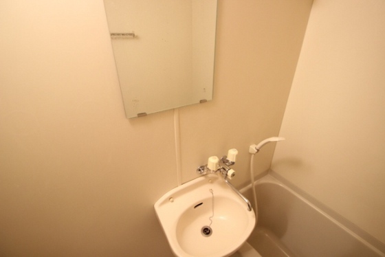 洗面設備　※別部屋の写真です