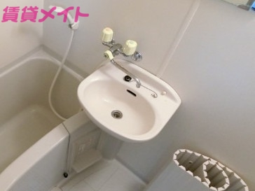 洗面設備　同型参考写真