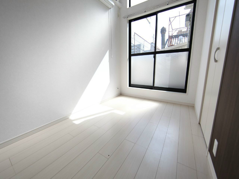 バルコニー　洋室8帖　ロフト5.3帖（収納でもお部屋でも使えます）