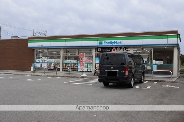 コンビニ　ファミリーマート（コンビニ）まで2191m