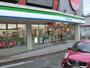 コンビニ　ファミリーマート阪急総持寺駅前店（コンビニ）まで200m
