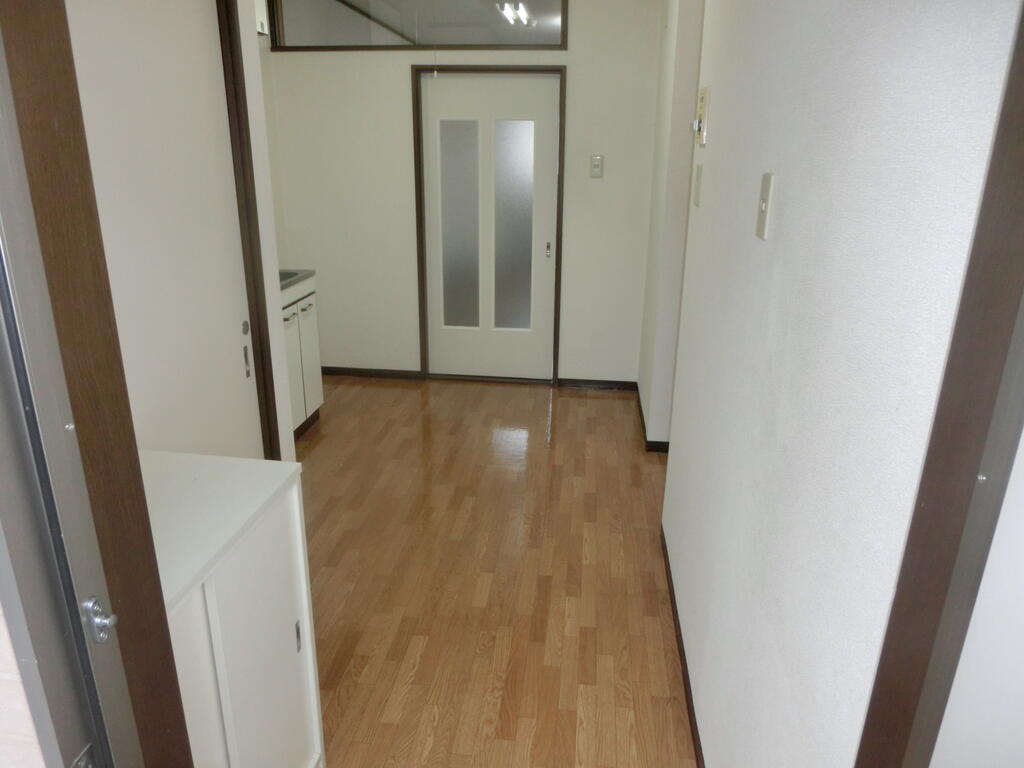 玄関　玄関内部