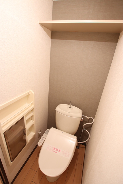 トイレ　温水洗浄便座です♪