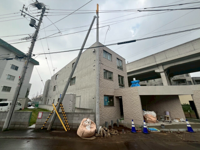 建物外観　札幌市西区八軒八条東「Ｌｕ　Ｐｉｏｎｉａ」