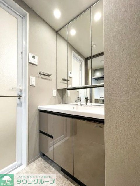 洗面設備　※写真は同タイプ住戸です。