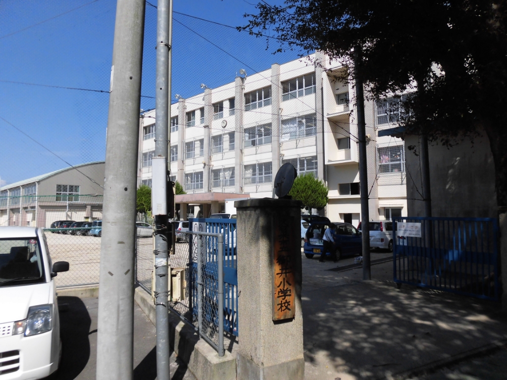 小学校　久留米市立御井小学校（小学校）まで790m