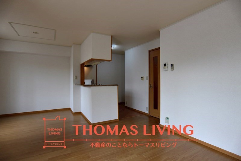 居室・リビング　実際の写真を準備中の為、同じ建物の別室写真です。参考下さい。