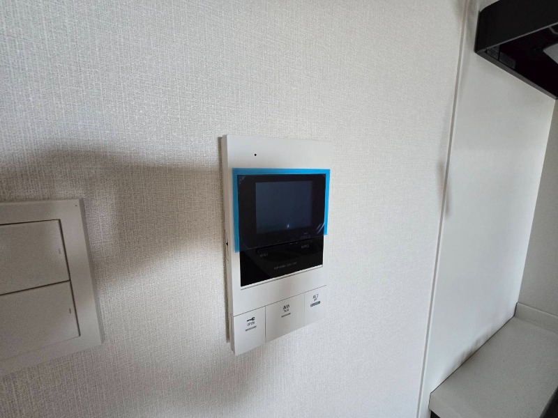 セキュリティ　ＴＶモニター付インターホンです。来客者の顔が見えるので安心！