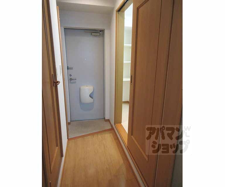 その他部屋・スペース　洋室側からの廊下です！