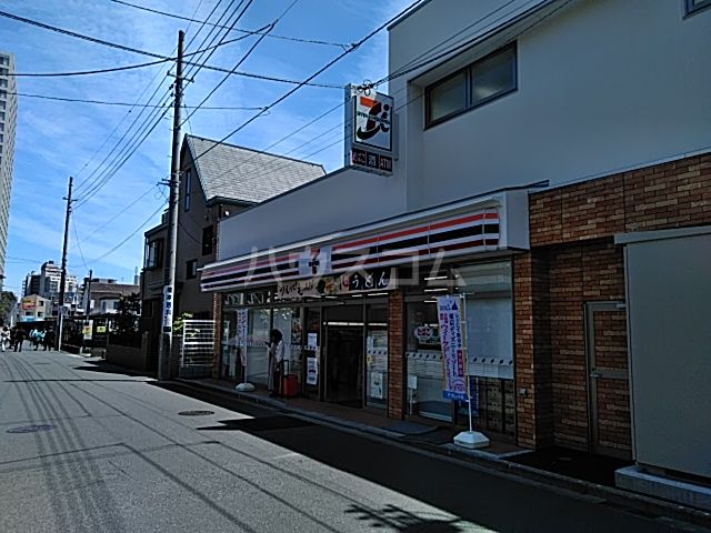 コンビニ　セブンイレブン 川崎向ヶ丘遊園駅西店（コンビニ）まで196m
