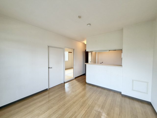 ラソフェリス千里桃山台の居間写真