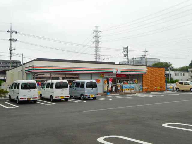 コンビニ　セブンイレブン（コンビニ）まで400m
