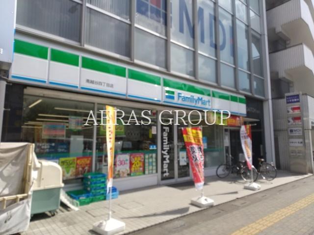 コンビニ　ファミリーマート南越谷四丁目店（コンビニ）まで211m