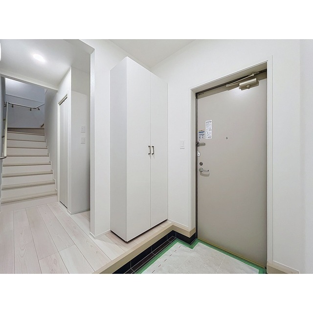ラトゥール渚Cの玄関写真