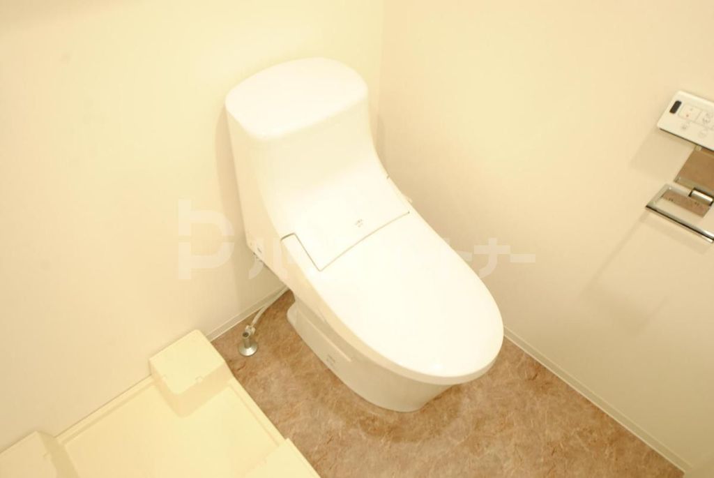 都営大江戸線 両国駅 徒歩5分 7階建 築9年のトイレ写真