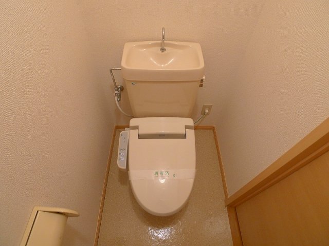 トイレ　清潔感のあるトイレです