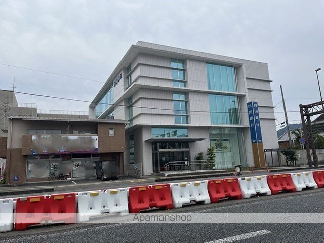 銀行　四国銀行潮江支店（銀行）まで1059m