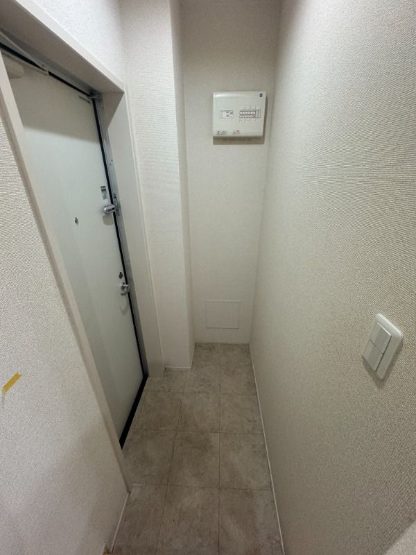 玄関　空き予定の為、同マンション別部屋のお写真を使用しております。