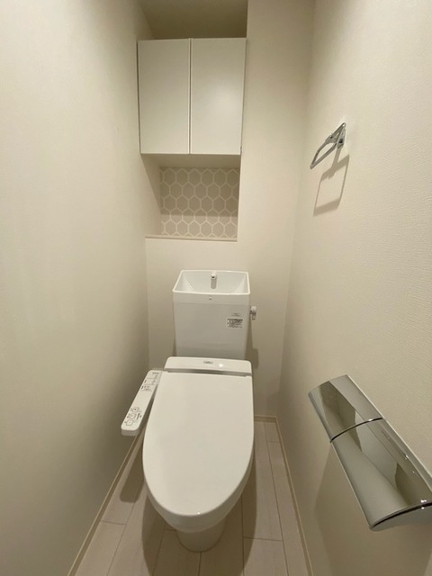 トイレ　収納付きトイレルーム