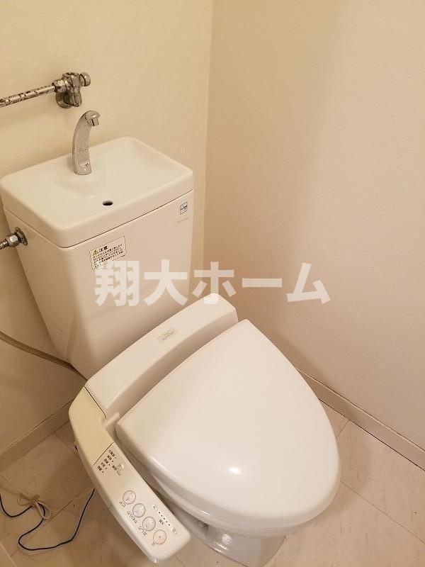 ＪＲ山手線 恵比寿駅 徒歩2分 11階建 築49年のトイレ写真