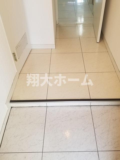 ＪＲ山手線 恵比寿駅 徒歩2分 11階建 築49年の玄関写真