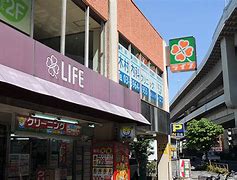 スーパー　ライフ板橋店（スーパー）まで182m