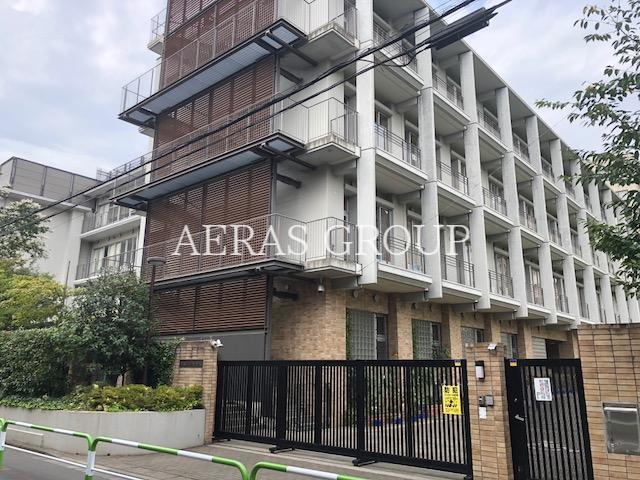 小学校　新宿区立四谷小学校（小学校）まで1072m