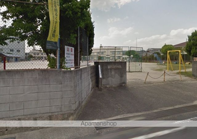 小学校　川下小学校（小学校）まで300m